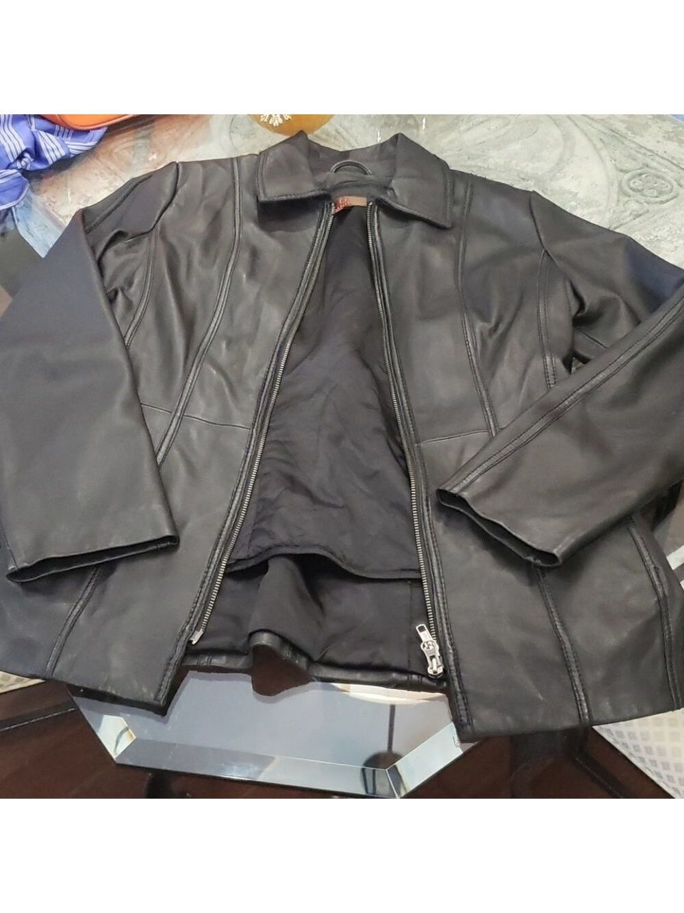 Danier Womens Blavk Leather Jacket Medium